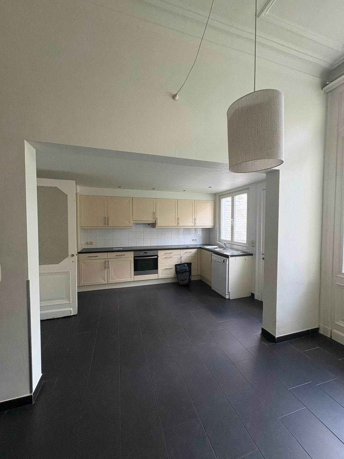 Oude keuken met ijskast, afwasmachine, fornuis en oven, Ophalen, Gebruikt, U-keuken, Kunststof
