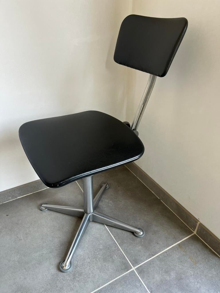vintage bureaustoel  Friso Kramer voor Ahrend De Cirkel, Huis en Inrichting, Bureaustoelen, Ophalen, Gebruikt, Zwart, Bureaustoel