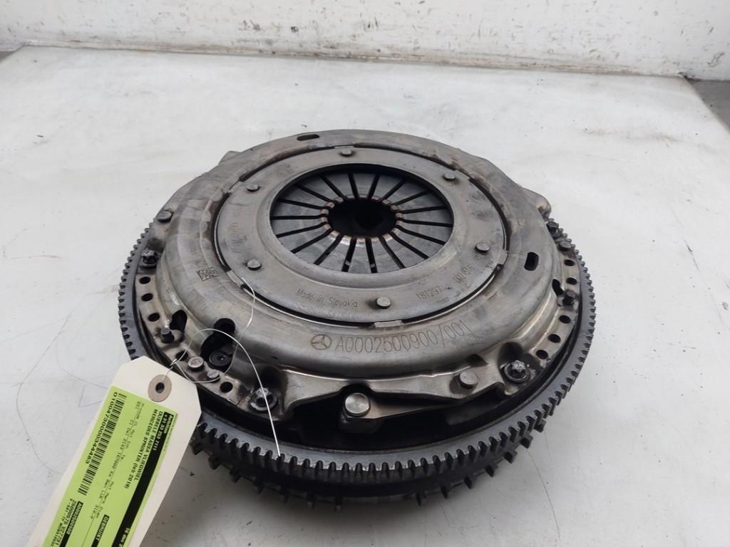 VOLANT MOTEUR BI-MASSE Sprinter 3,5t (907.6 / 910.6), Dhr. J. Ham, Mercedes-Benz, Administratie@autoham.nl, Utilisé