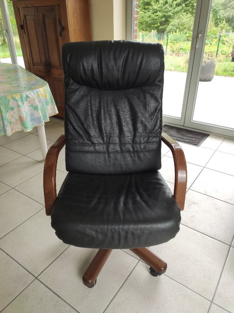 Fauteuil de bureau en bois vernis et cuir noir, Enlèvement, Utilisé, Noir, Chaise de bureau