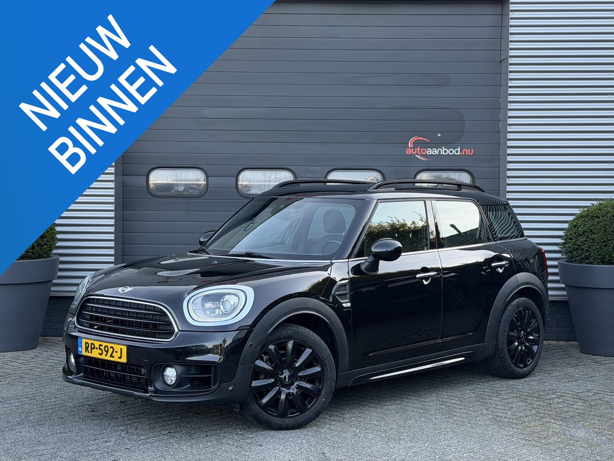 MINI Countryman 1.5 Cooper Pepper | Navigatie | Parkeersenso, Auto's, Gebruikt, Countryman, 715 kg, 136 pk