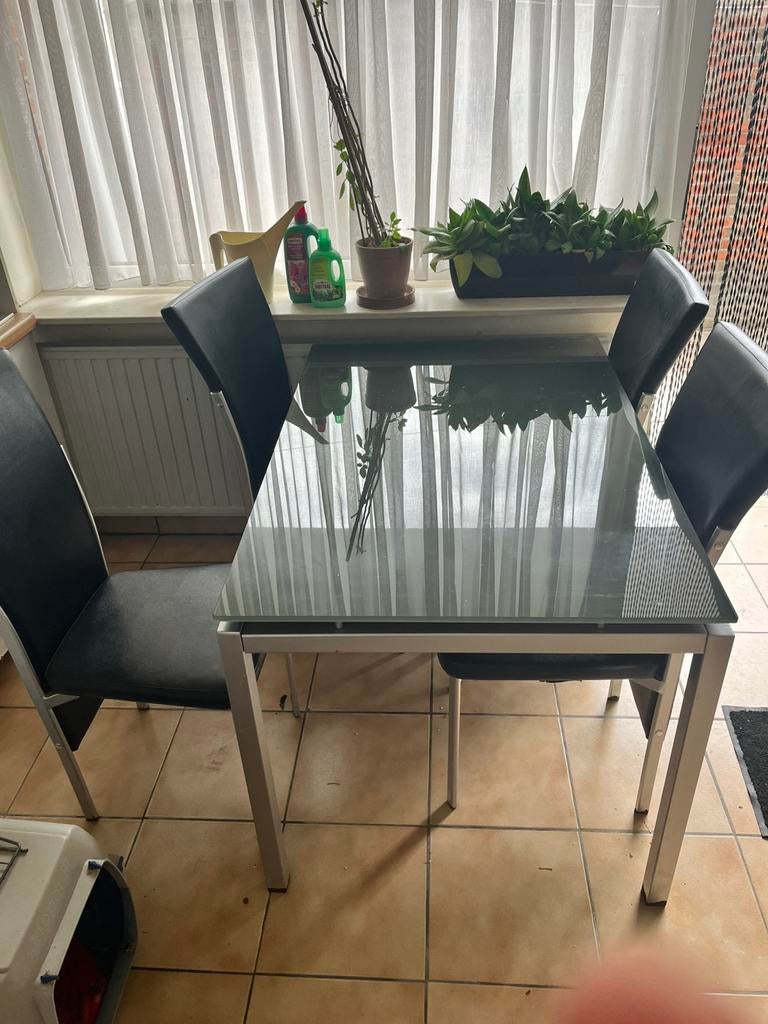 Tafel met glazen blad met stoelen, Huis en Inrichting, Tafels | Eettafels, Ophalen, Zo goed als nieuw