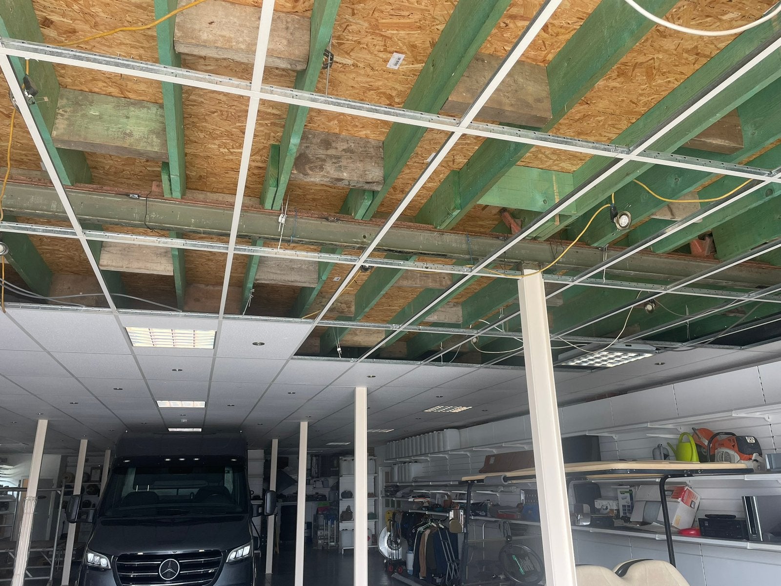Rockfon plafondtegels met het draagprofiel +-200 m2 en spots, Doe-het-zelf en Bouw, Ophalen, Gebruikt