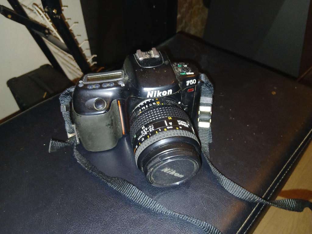 nikon f50, Audio, Tv en Foto, Fotocamera's Analoog, Ophalen, Gebruikt, Spiegelreflex, Nikon
