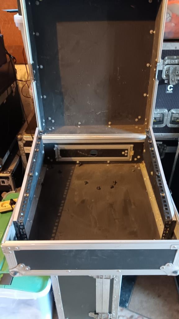 Flight case 19 " multi fonction, Enlèvement, Flight case