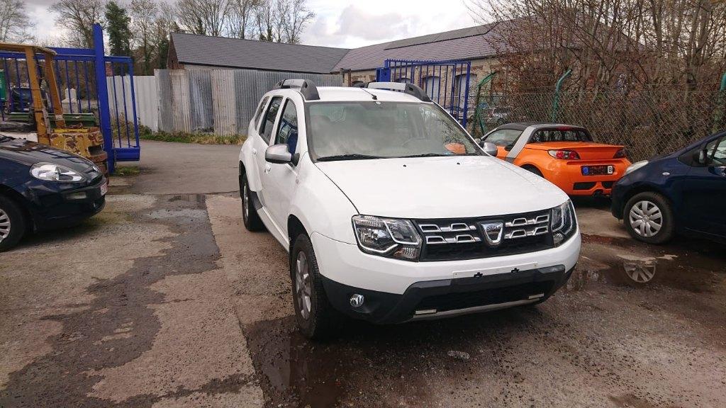 Dacia duster 1200cc essence 2016 105000km 1 prop clim GARANT, Auto's, Dacia, Voorwielaandrijving, Stof, 1199 cc, Wit