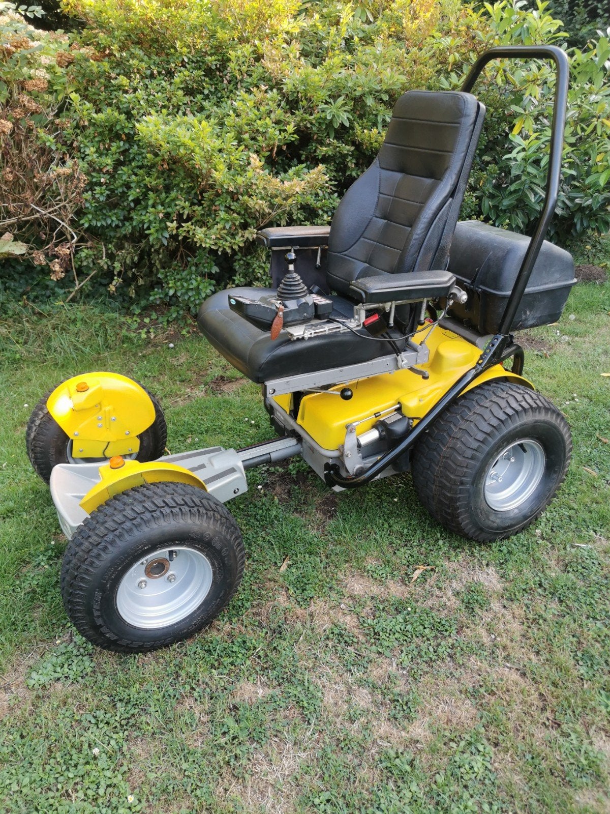 Permobiel Trax X850 grandes batteries puissantes info 048882, Divers, Chaises roulantes, Enlèvement ou Envoi, Comme neuf