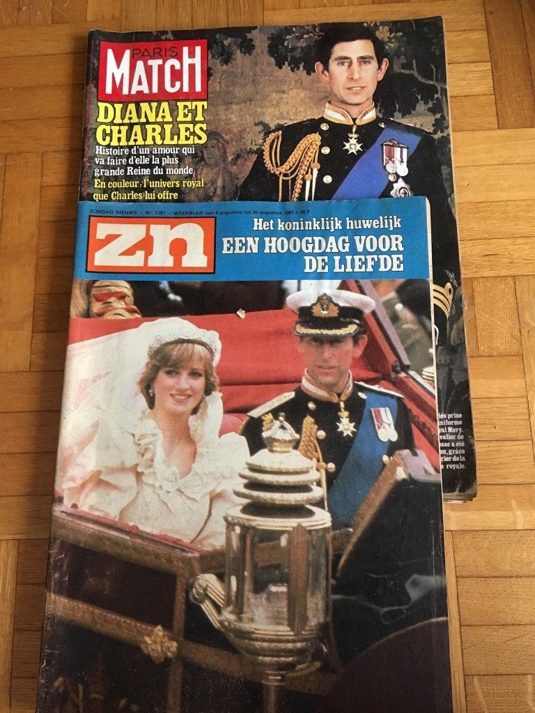 2 tijdschriften koninklijk huwelijk Diana en Charles 1981, Enlèvement ou Envoi