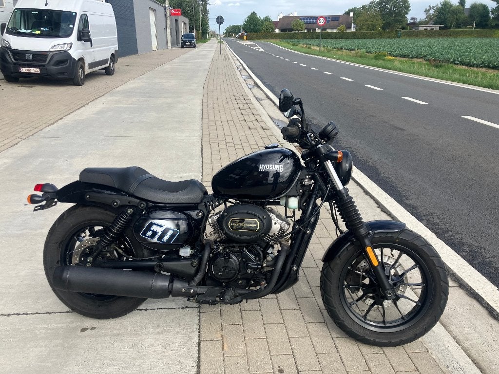hyosung aquila 125 bobber 6200km, Motos, Overige merken, Entreprise, Occasion, 2 cylindres