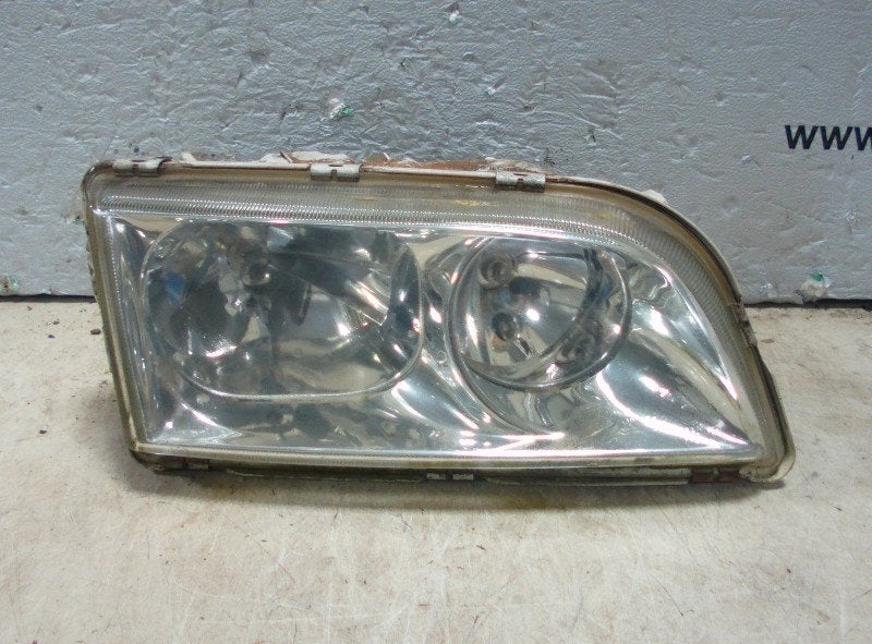 KOPLAMP RECHTS Volvo V40 (VW) (01-1995/06-2004) (30899683), Gebruikt, Info@volvocars.com, Volvo, Volvo Car Germany GmbH