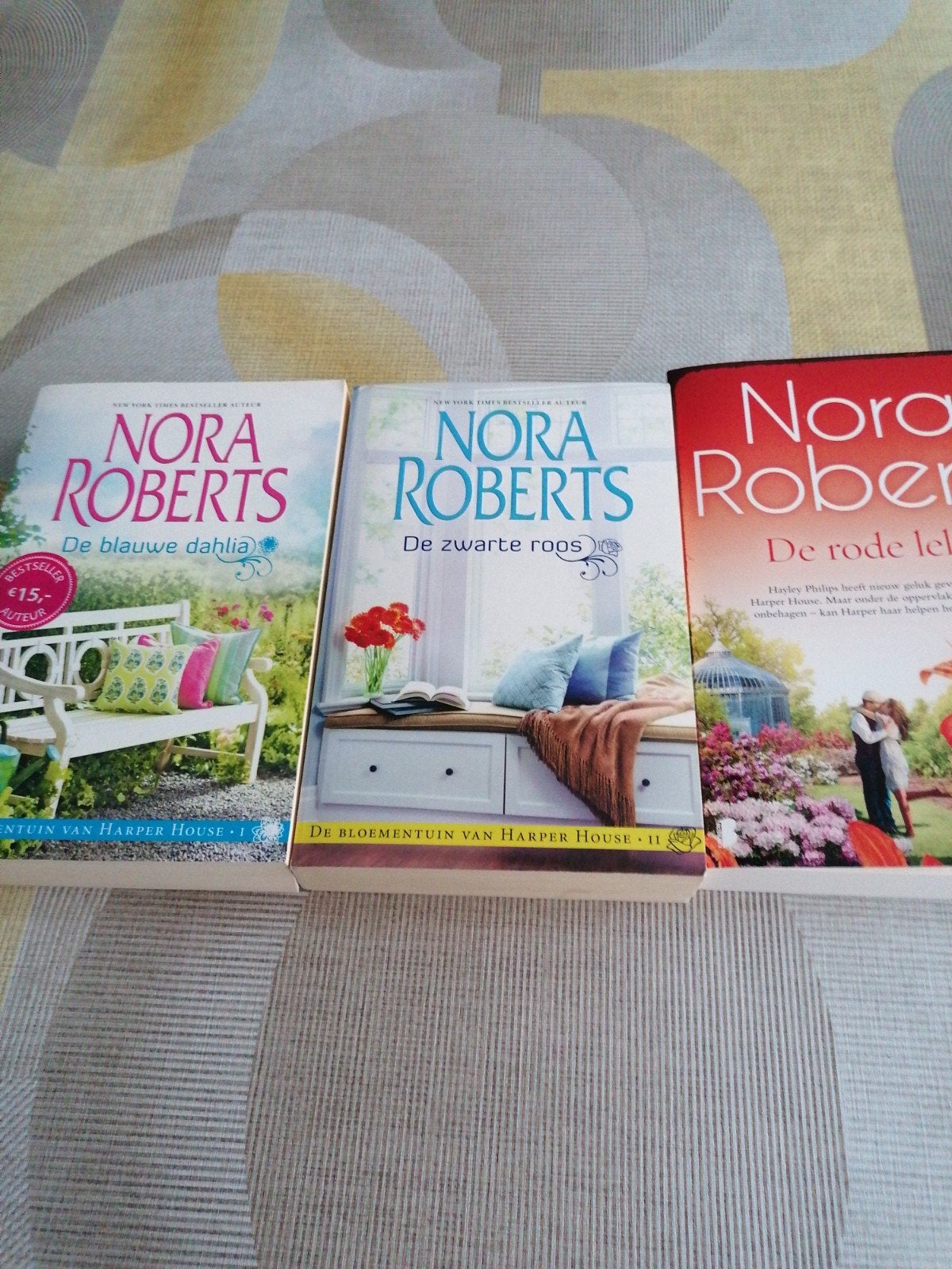 De bloementuin van Harper House trilogy, Boeken, Ophalen of Verzenden, Gelezen, Nora Roberts