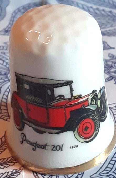 des a coudre de collection vieux taco (1), Verzamelen, Vingerhoedjes, Ophalen of Verzenden, Zo goed als nieuw, Porselein