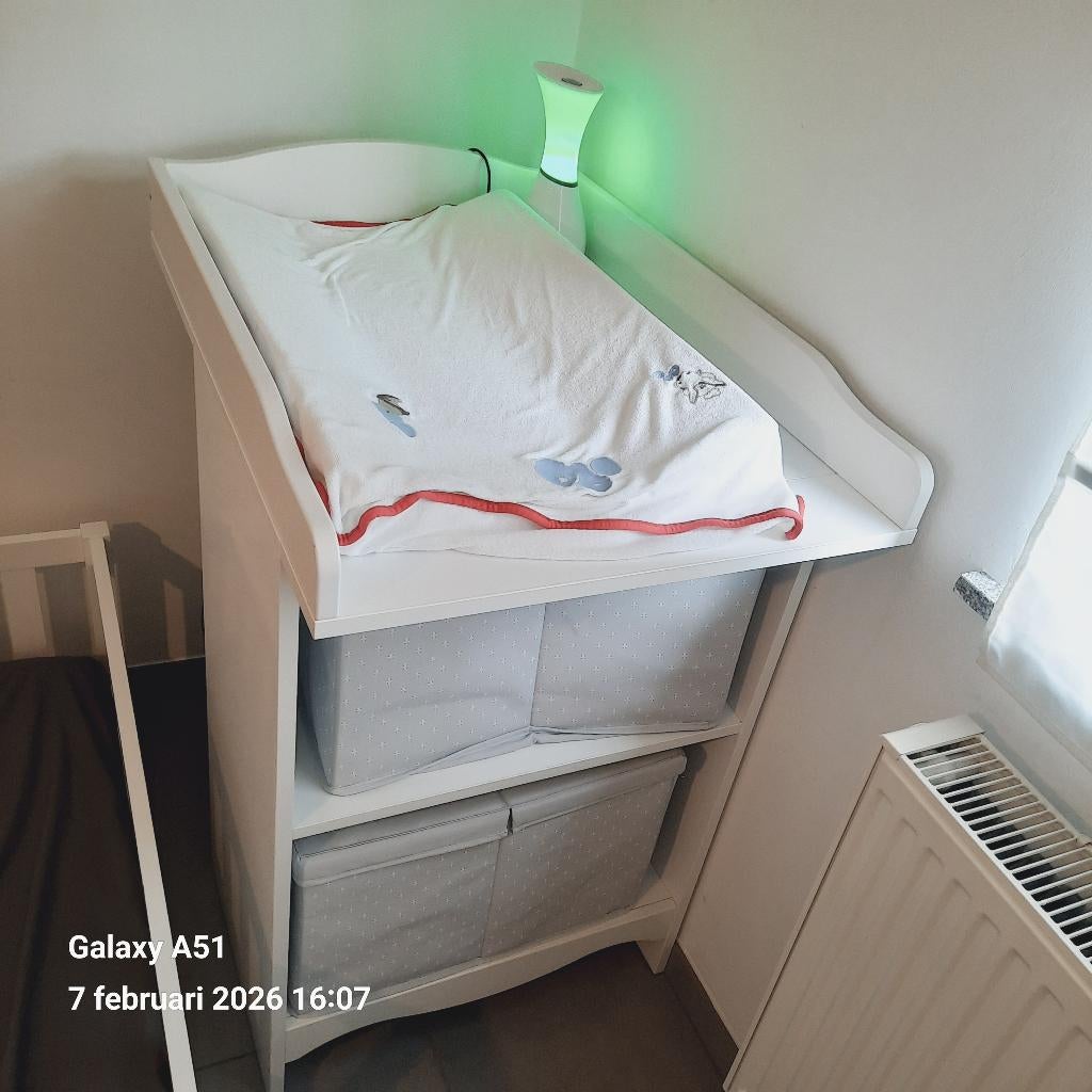 Verschoontafel te koop helemaal nog nieuw!!, Kinderen en Baby's, Ophalen, Zo goed als nieuw, Tafel