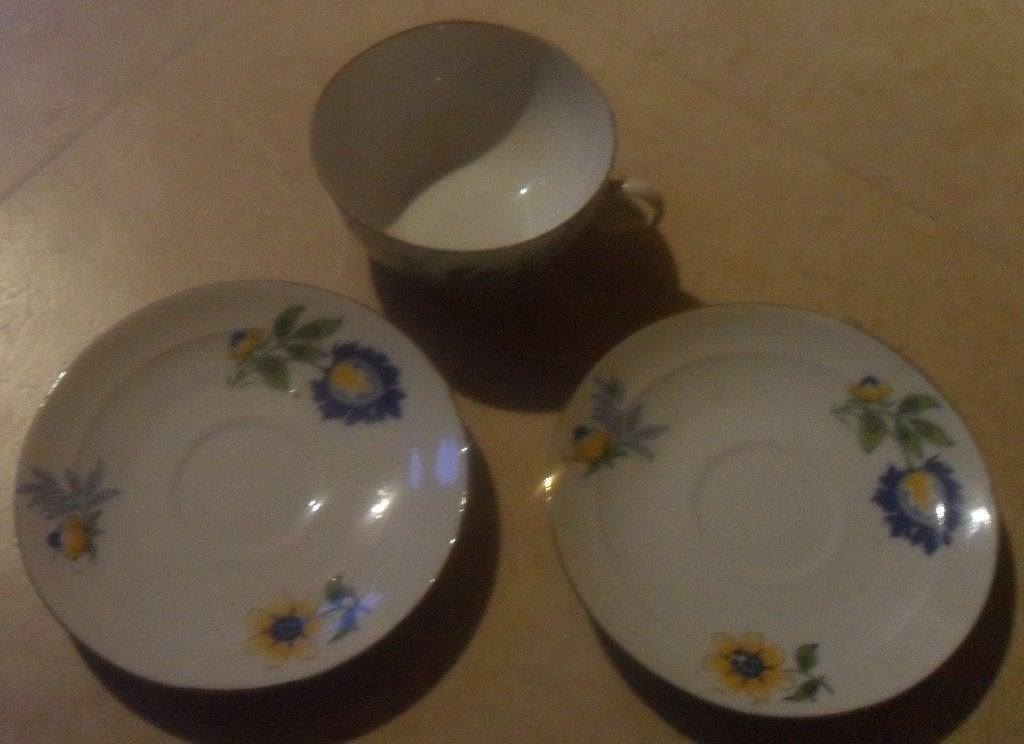 Sous-tasses (2) + tasse de Limoges, Enlèvement ou Envoi