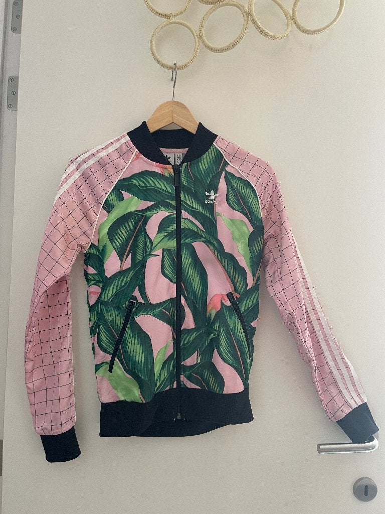 Adidas Originals track jacket palm leaf botanical pink - XS, Kleding | Dames, Sportkleding, Adidas, Overige typen, Ophalen of Verzenden