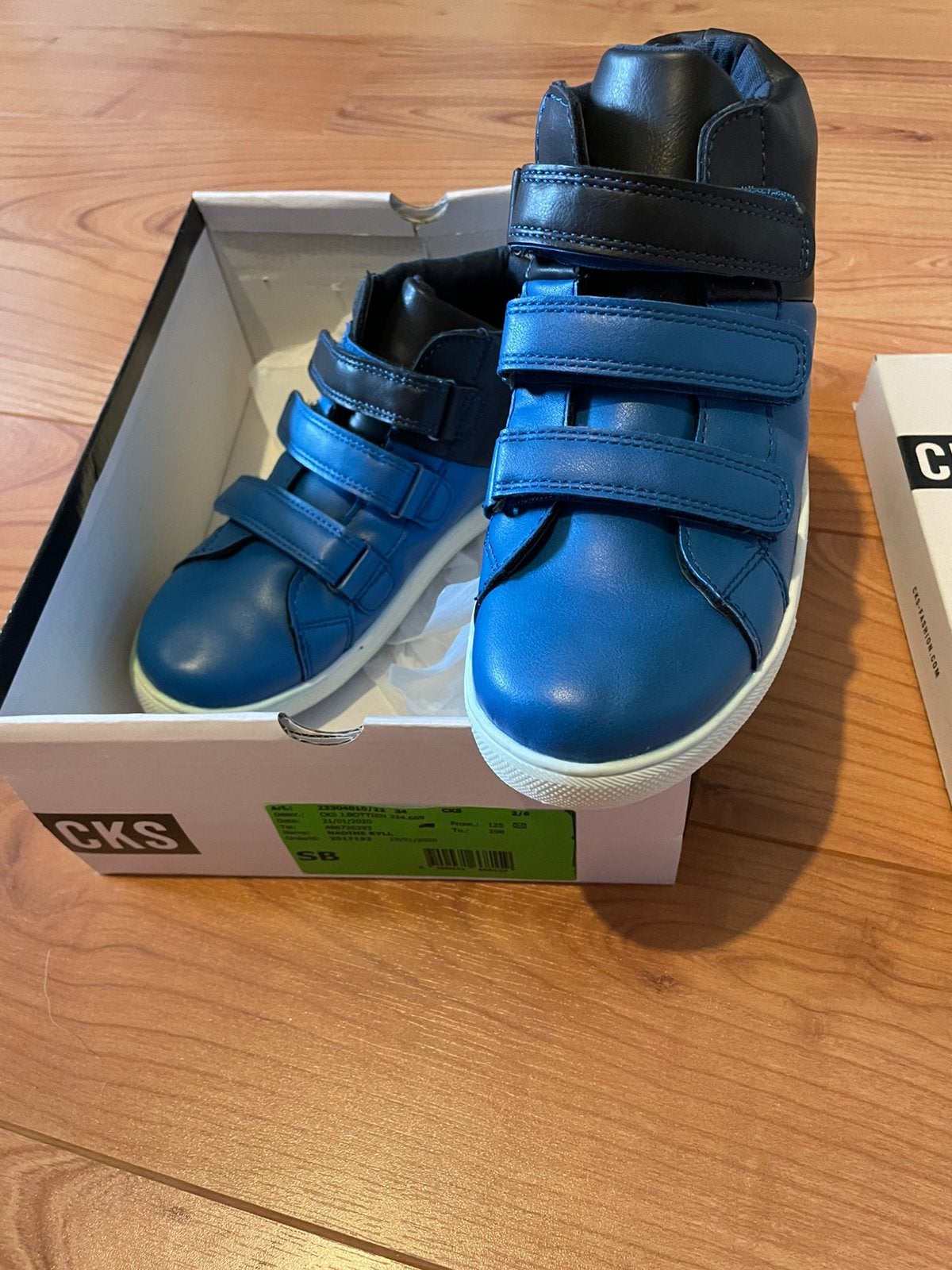 Nieuwe schoenen CKS maat 34, Ophalen of Verzenden, Zo goed als nieuw