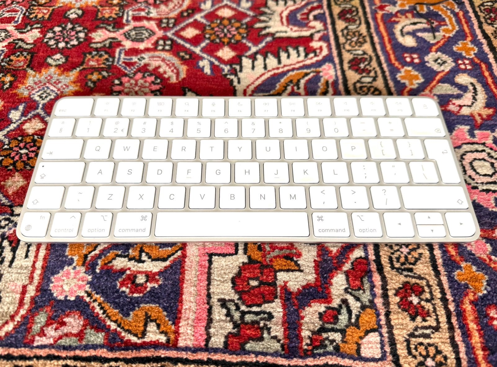 Apple wireless keyboard (qwerty), Informatique & Logiciels, Claviers, Enlèvement ou Envoi, Qwerty, Comme neuf