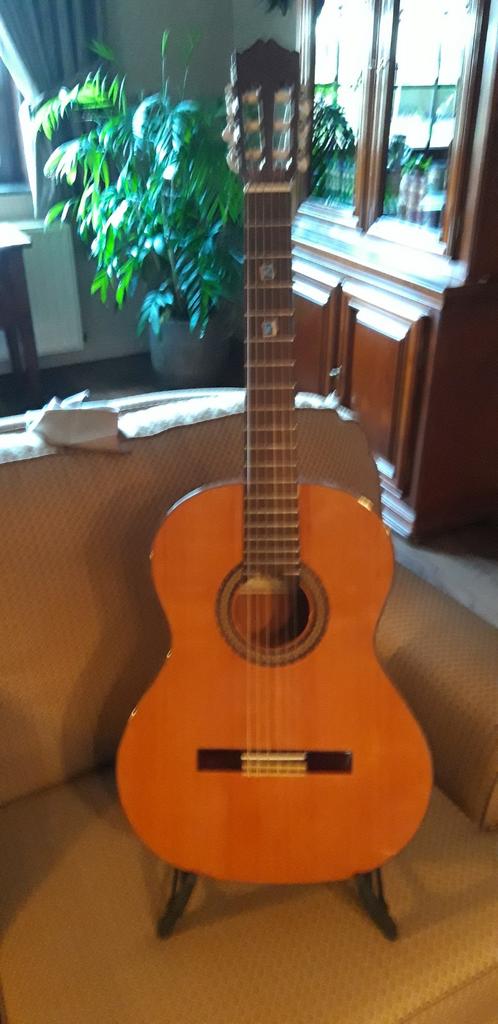 Zo goed als nieuw  cuenca model 30, Muziek en Instrumenten, Ophalen