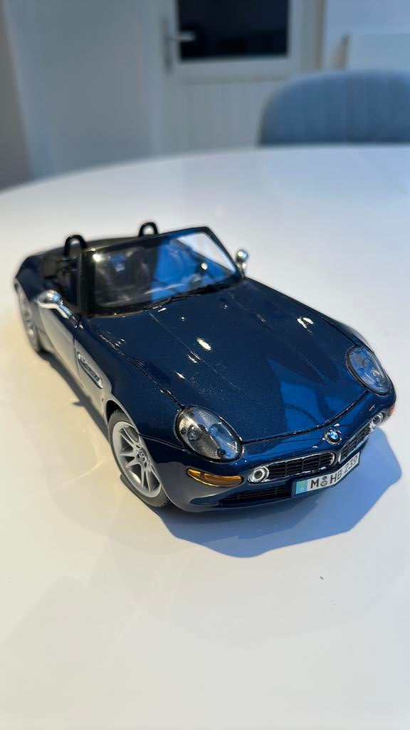 BMW Z8 M Roadster 1/18 in goede staat, Ophalen of Verzenden, Zo goed als nieuw, Auto, Maisto