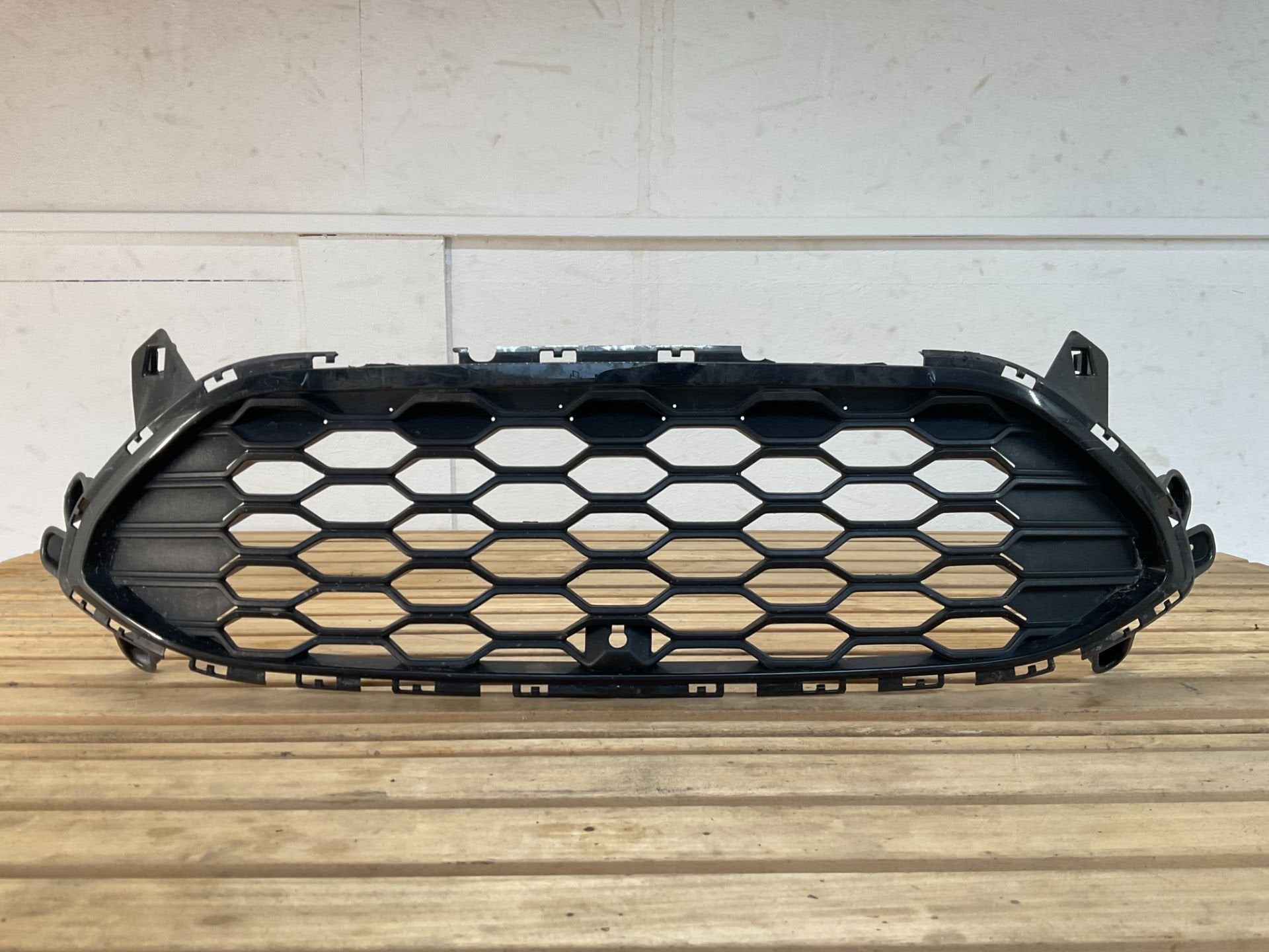 Bumper Grill Ford Kuga MK3 Voorbumper GrilB4-353, Auto-onderdelen, Gebruikt, Info@ford.com, Ford, Ford Motor Company