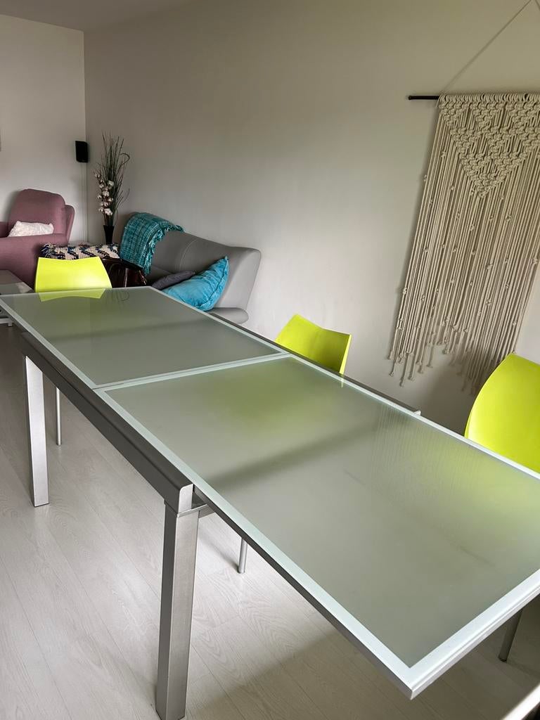 Eettafel uitschuifbaar, Ophalen, Zo goed als nieuw