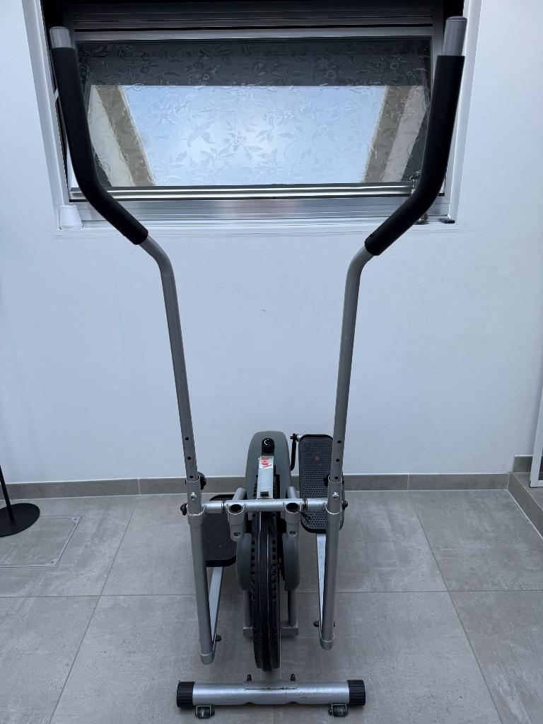 Cross trainer, Sport en Fitness, Fitnessapparatuur, Ophalen, Gebruikt, Benen, Crosstrainer