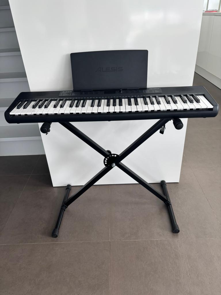 Keyboard Alesis Melody, Muziek en Instrumenten, Keyboards, Ophalen, Zo goed als nieuw, 61 toetsen