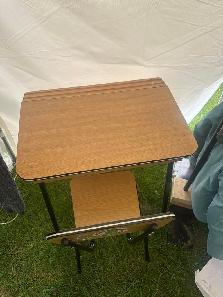 Bureau et chaise rétro, Enlèvement, Comme neuf