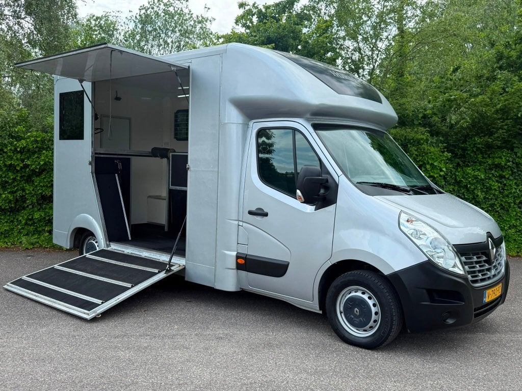 Renault Master 2018 Paardenwagen Horsetruck Camion LAGE KM, Dieren en Toebehoren, Ophalen