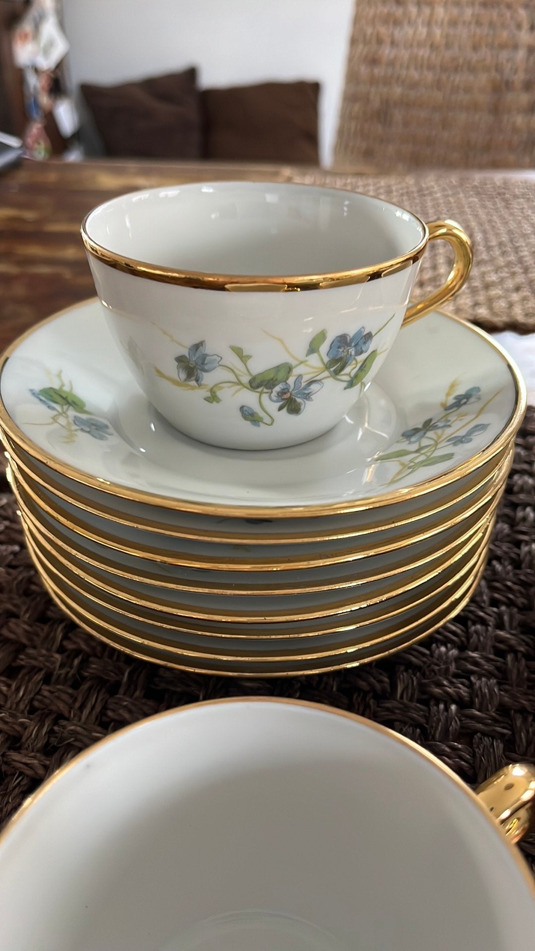 Tasses a cafe Demeuldre, Enlèvement