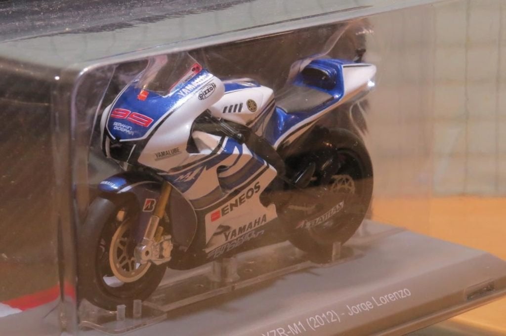 Jorge Lorenzo Yamaha YZR-M1 2012 1:18, Hobby & Loisirs créatifs, Voitures miniatures | 1:18, Neuf, Moteur, Autres marques, Enlèvement ou Envoi
