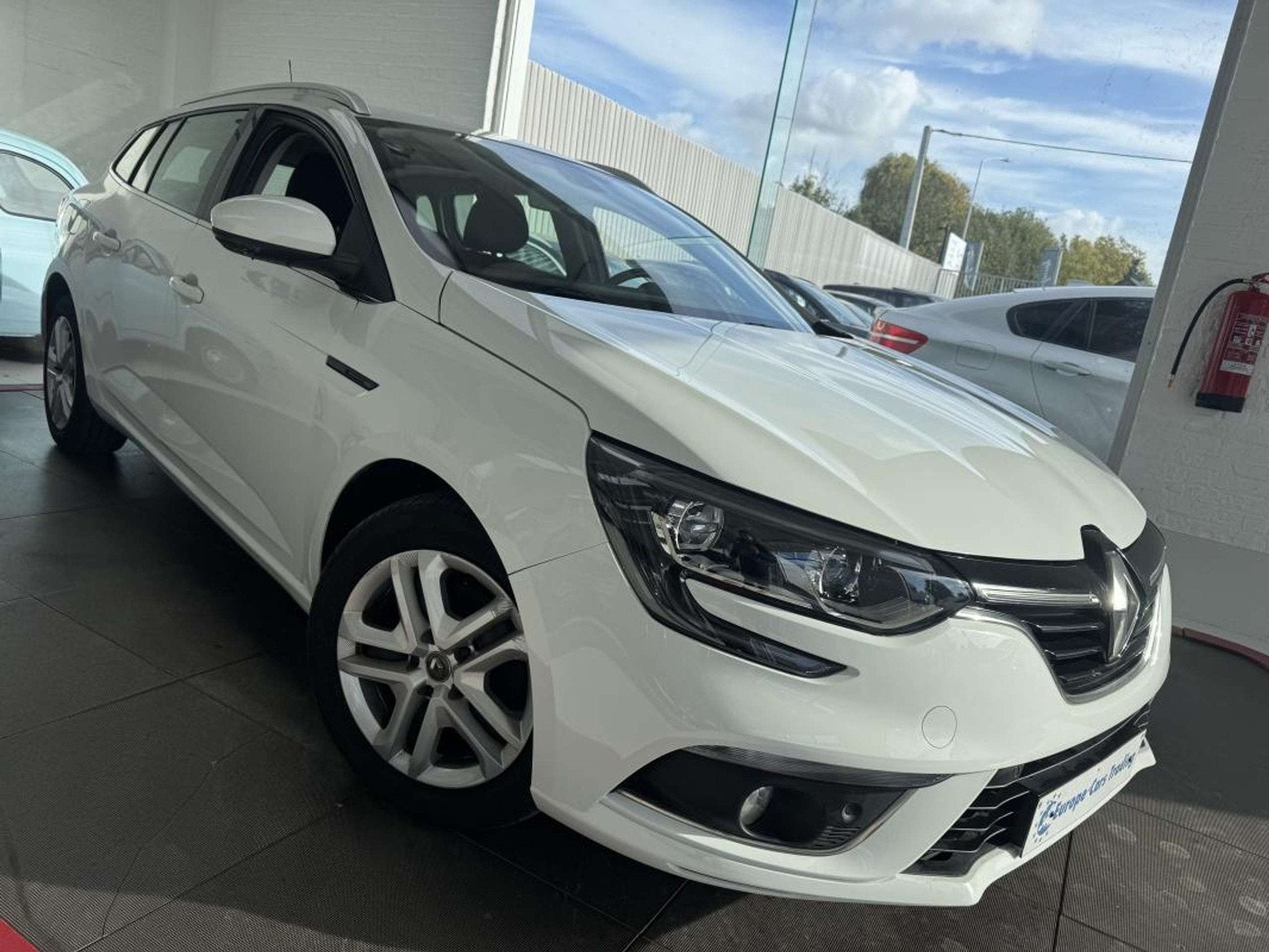 Renault Others 4 1.5DCI 110CH GPS SEMI CUIR CLIM DISTRIBUTIO, Gebruikt, https://public.car-pass.be/vhr/9c8be0d1-daf8-4cc3-8f6f-82aca5f2ab66