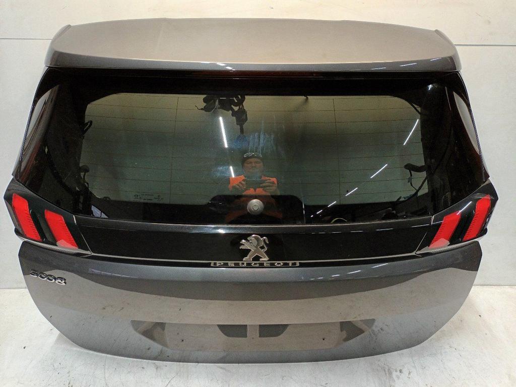 Achterklep Peugeot 5008, Onderdelen@venauto.nl, Van der Ven Autorecycling B.V., Arrière, Ettenseweg 76, 4706 PB Roosendaal, The Netherlands