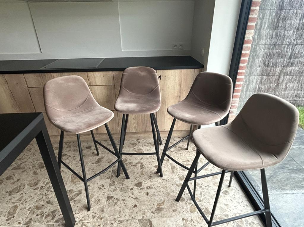 Barkrukken, 4 krukken, Ophalen, Zo goed als nieuw, 60 tot 90 cm