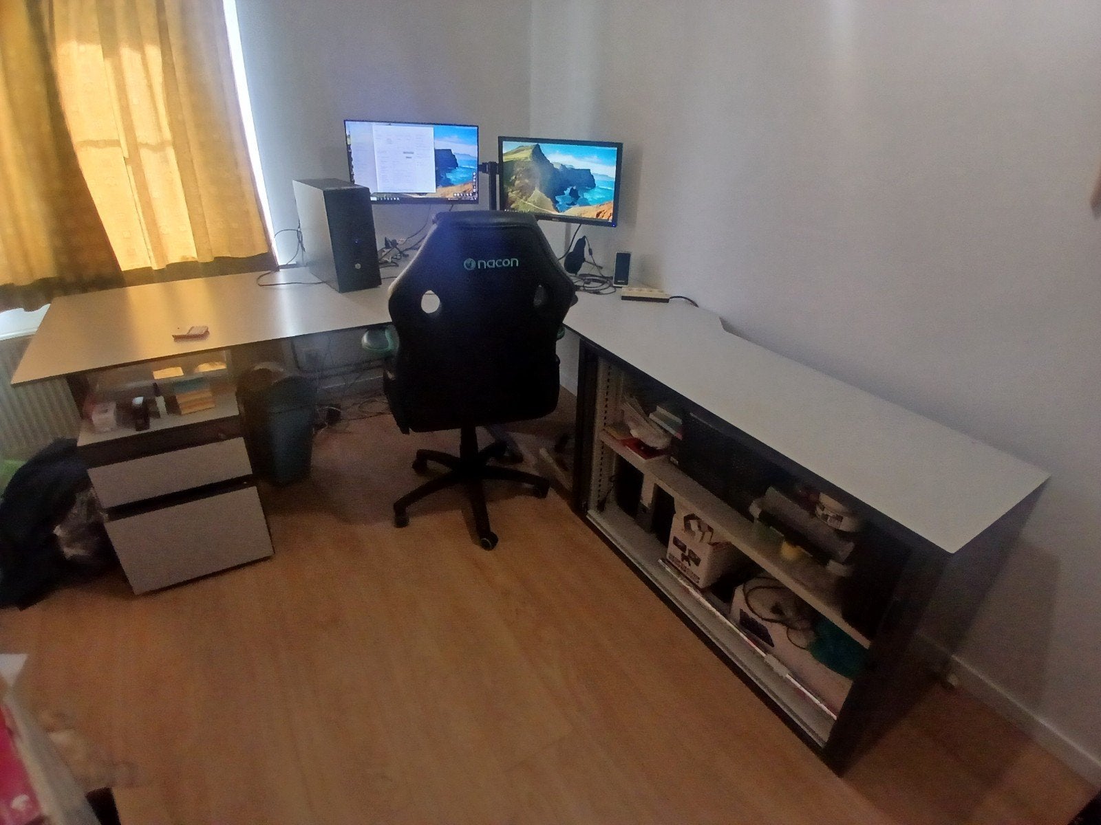 Bureau met bureuastoel, Huis en Inrichting, Bureaus, Ophalen