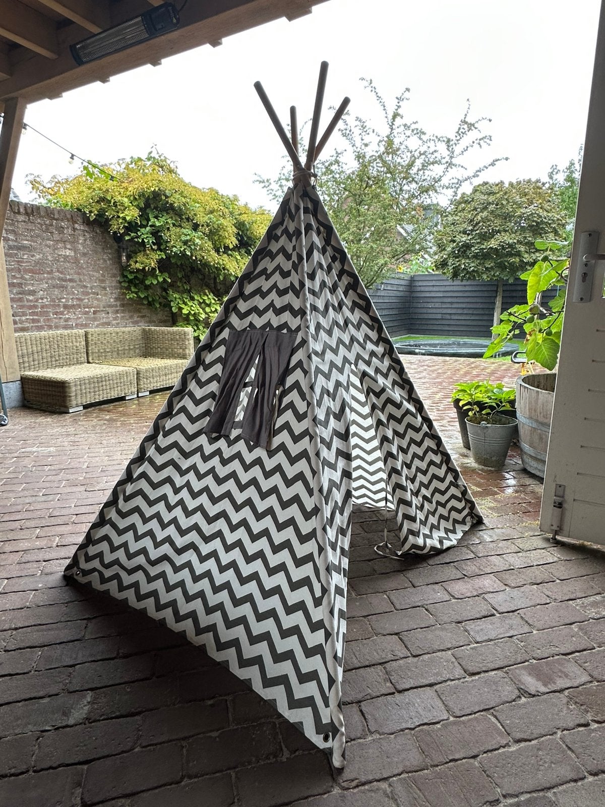 Nette en leuke tipi speeltent voor kinderen – zwart/wit, Enlèvement, Comme neuf