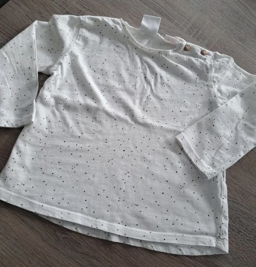 Zara witte longsleeve met spikkeltjes 92 (18-24m), Enfants & Bébés, Vêtements enfant | Taille 92, Enlèvement ou Envoi, Chemise ou À manches longues
