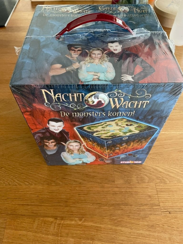 Nachtwacht de monsters komen, Enlèvement, Neuf, Studio 100