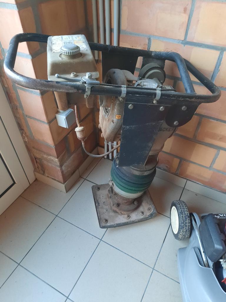 verdichtingsmachine Wacker, Ophalen