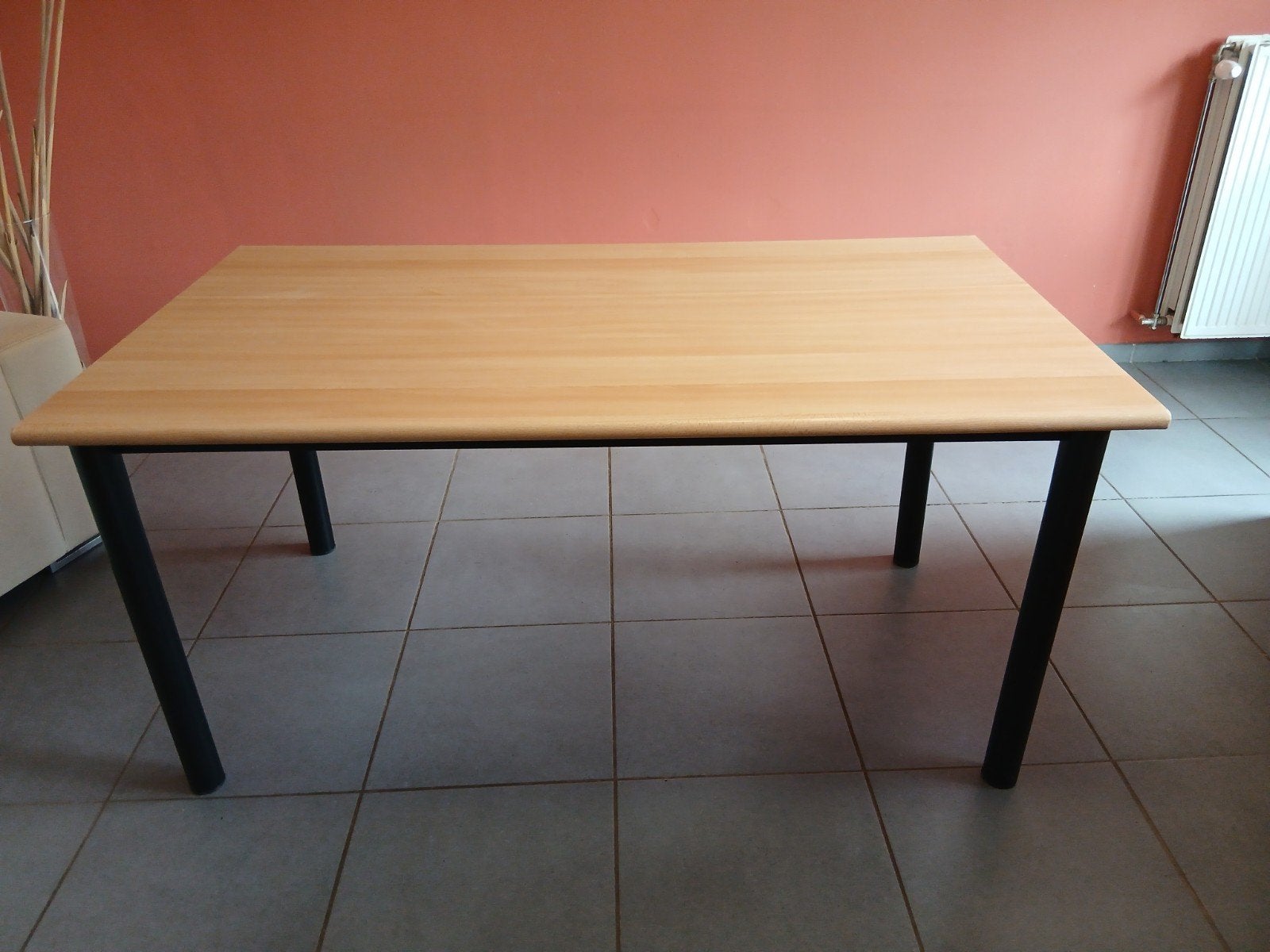 table tres lourde 40 euros à discuter, 150 à 200 cm, Table avec pieds en metal creux, Autres essences de bois, Enlèvement
