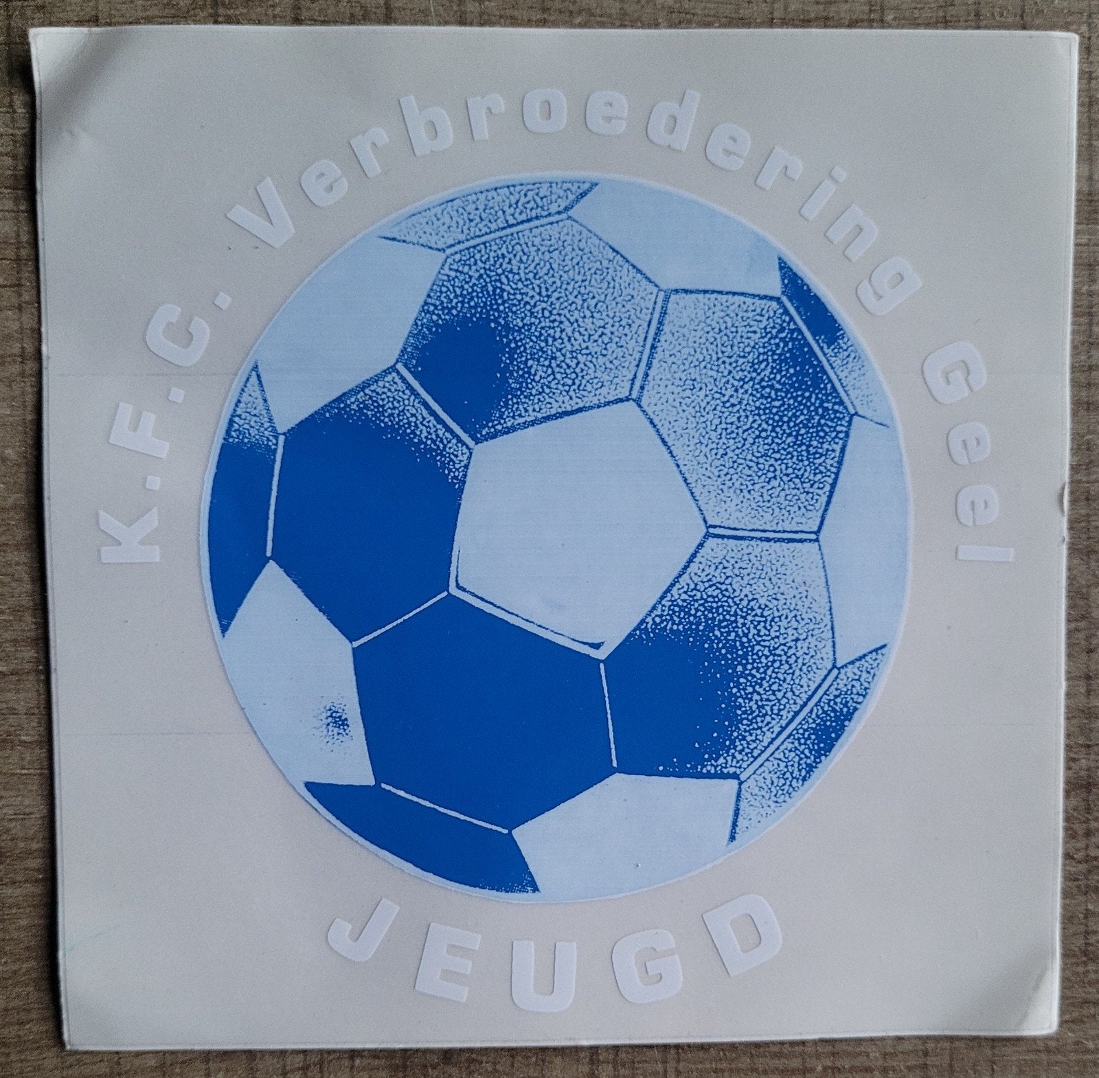 Oude sticker: K.F.C. Verbroedering Geel, Ophalen of Verzenden, Gebruikt, Bedrijf of Vereniging