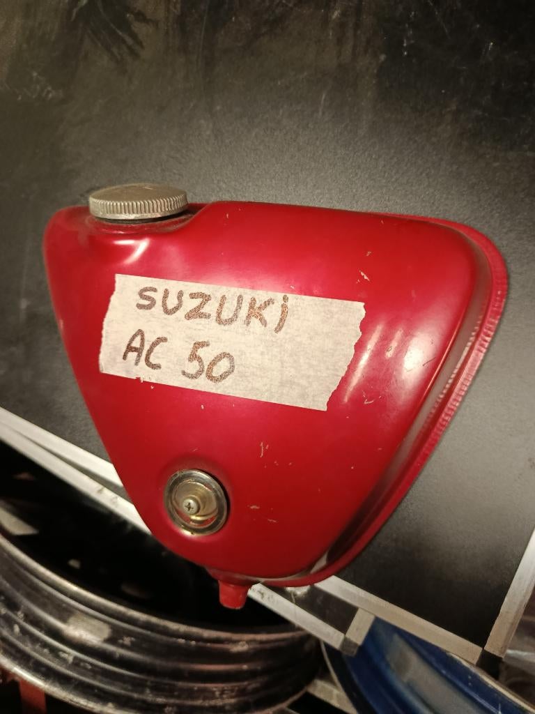 olietank suzuki, Fietsen en Brommers, Brommeronderdelen | Algemeen, Ophalen