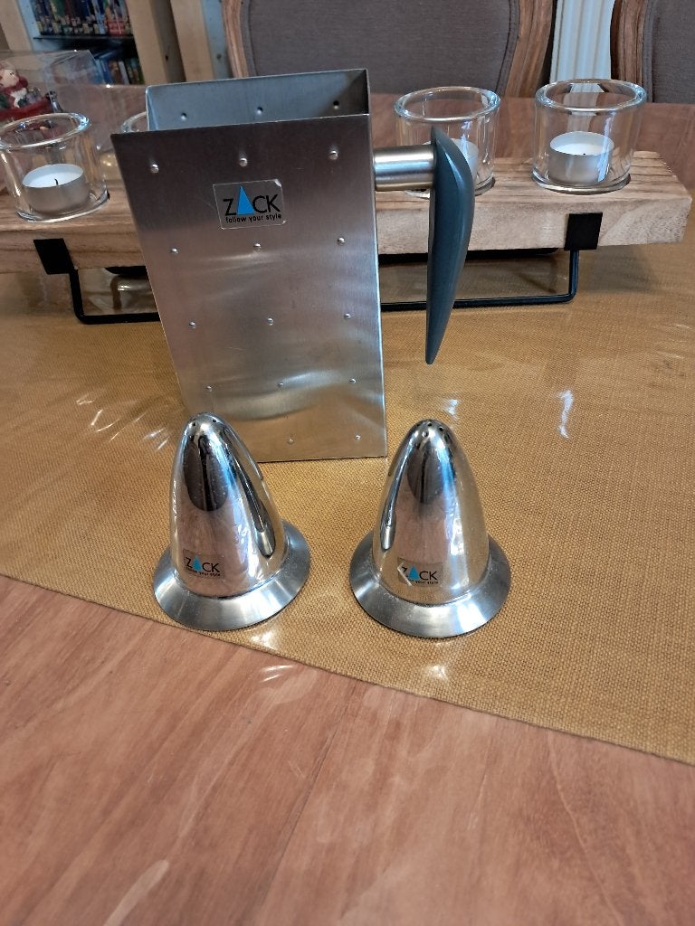 Sel et poivre avec support à lait Zack, Ophalen, Gebruikt