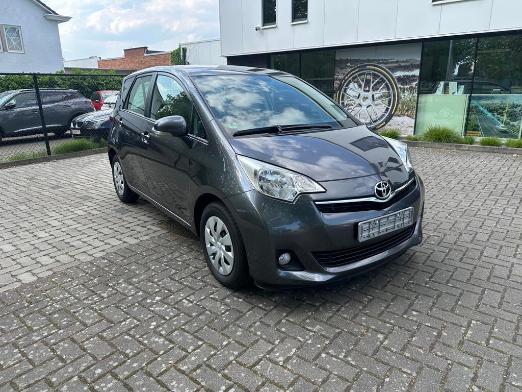 Toyota Verso-s 1.3 benzine automaat eerste eigenaar, Euro 5, Stof, 4 cilinders, Verso-S