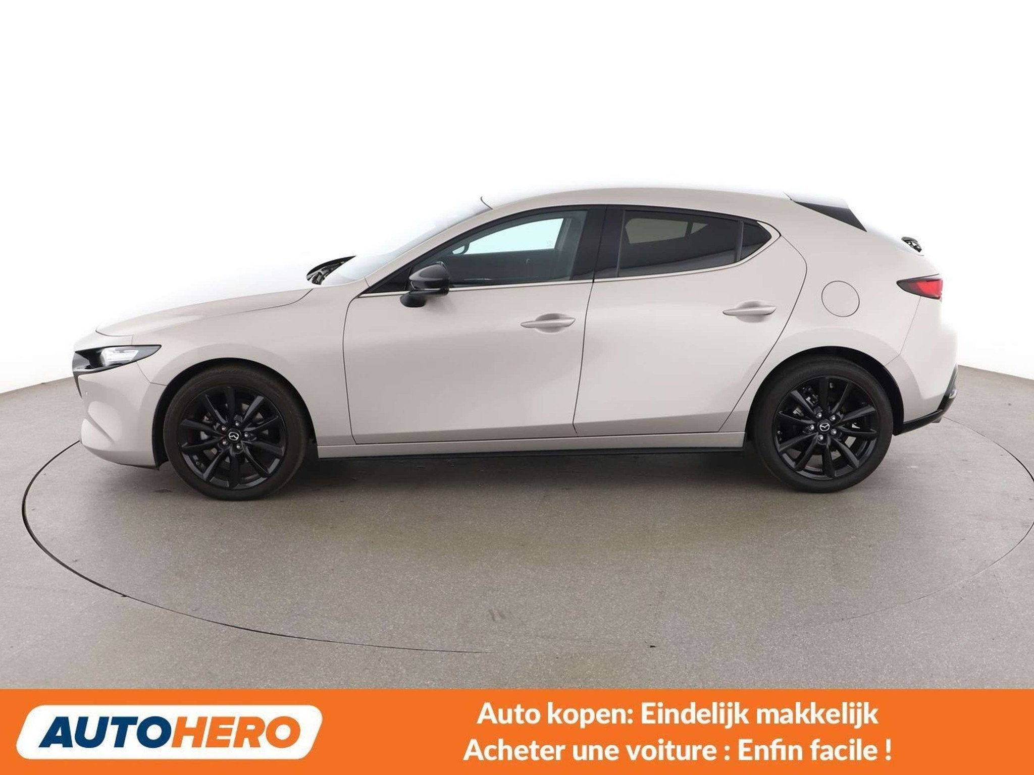 Mazda 3 2.0 e-Skyactiv-X Mild-Hybrid Homura (bj 2024), Auto's, Voorwielaandrijving, 1998 cc, Stof, Gebruikt