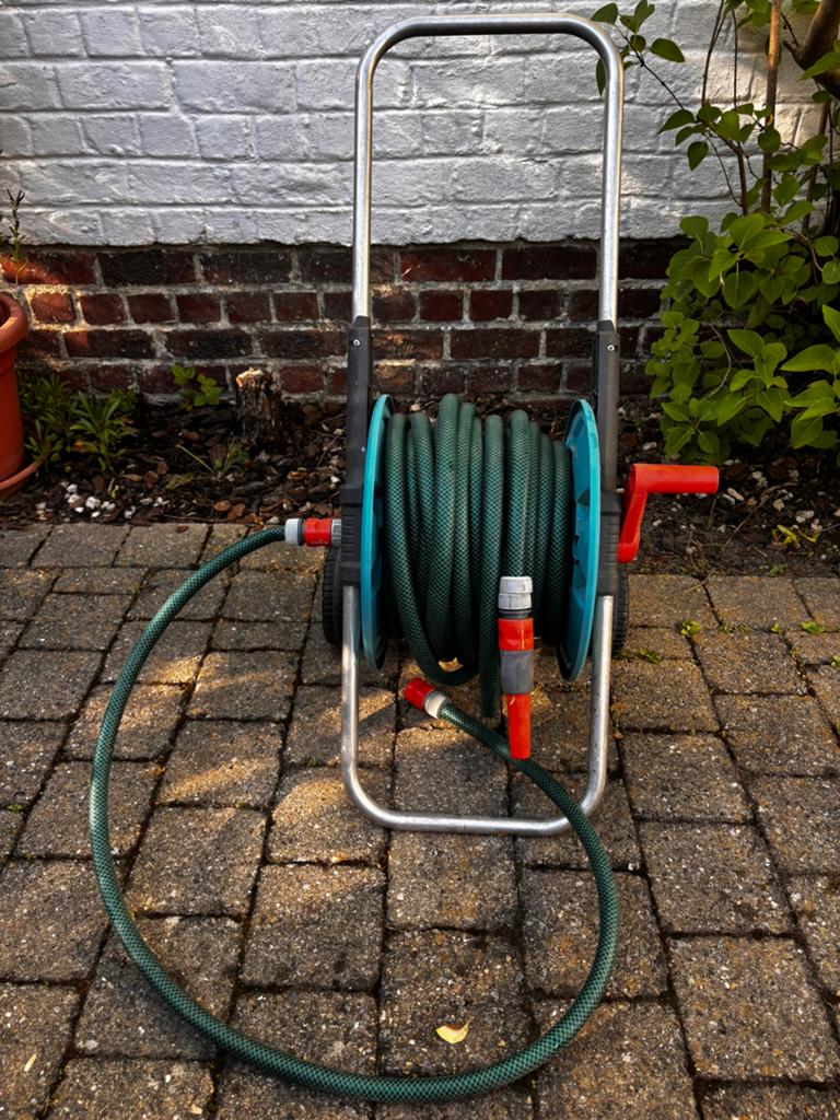GARDENA slanghaspel en tuinslang van 25 m, Ophalen, Gebruikt, Tuinslanghaspel