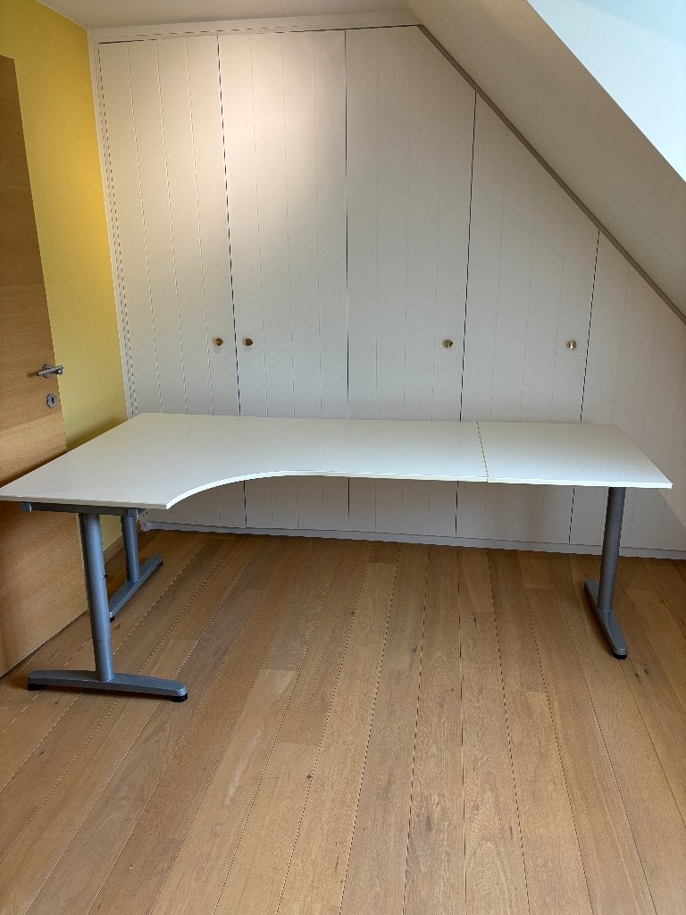 Ruime bureau in zeer goede staat, Maison & Meubles, Bureaux, Utilisé, Bureau d'angle, IKEA, Moderne, Blanc, Réglable en hauteur