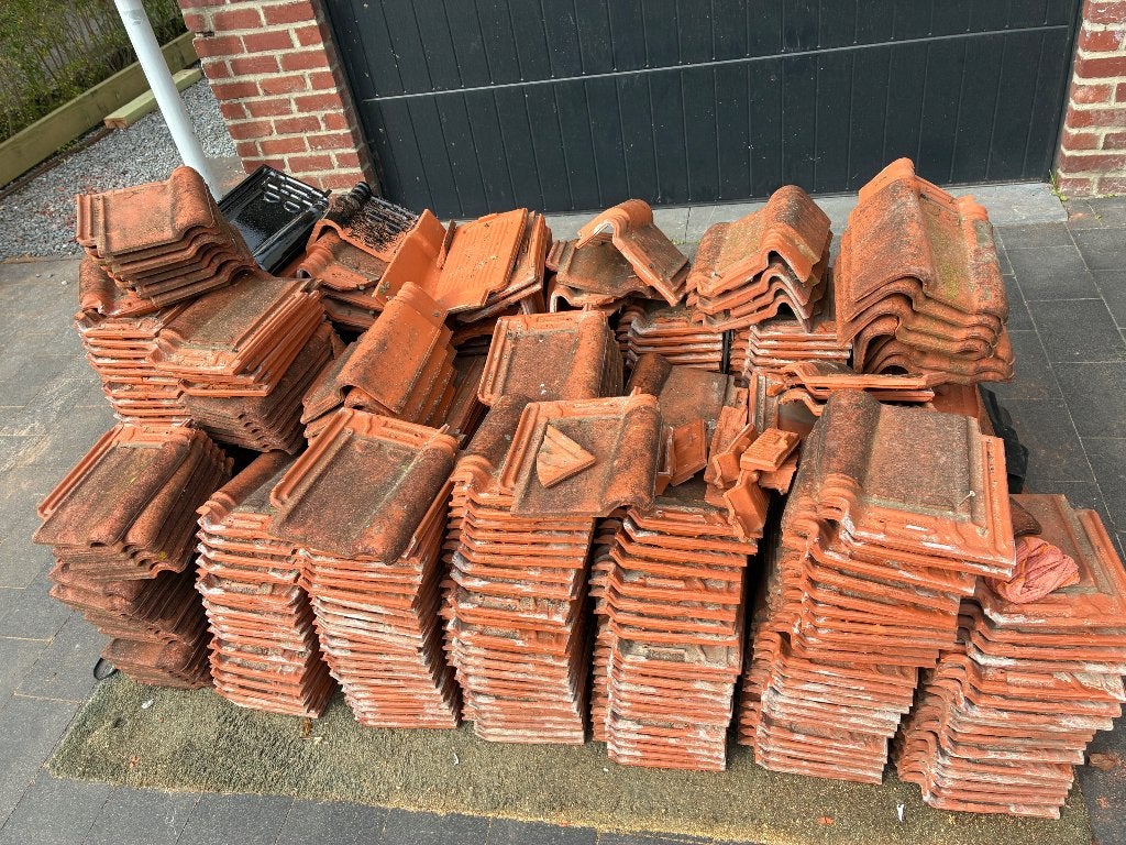 Gratis 993 stormpan rood +- 450 stuks, Ophalen, Gebruikt, Steen of Klei, 15 m² of meer