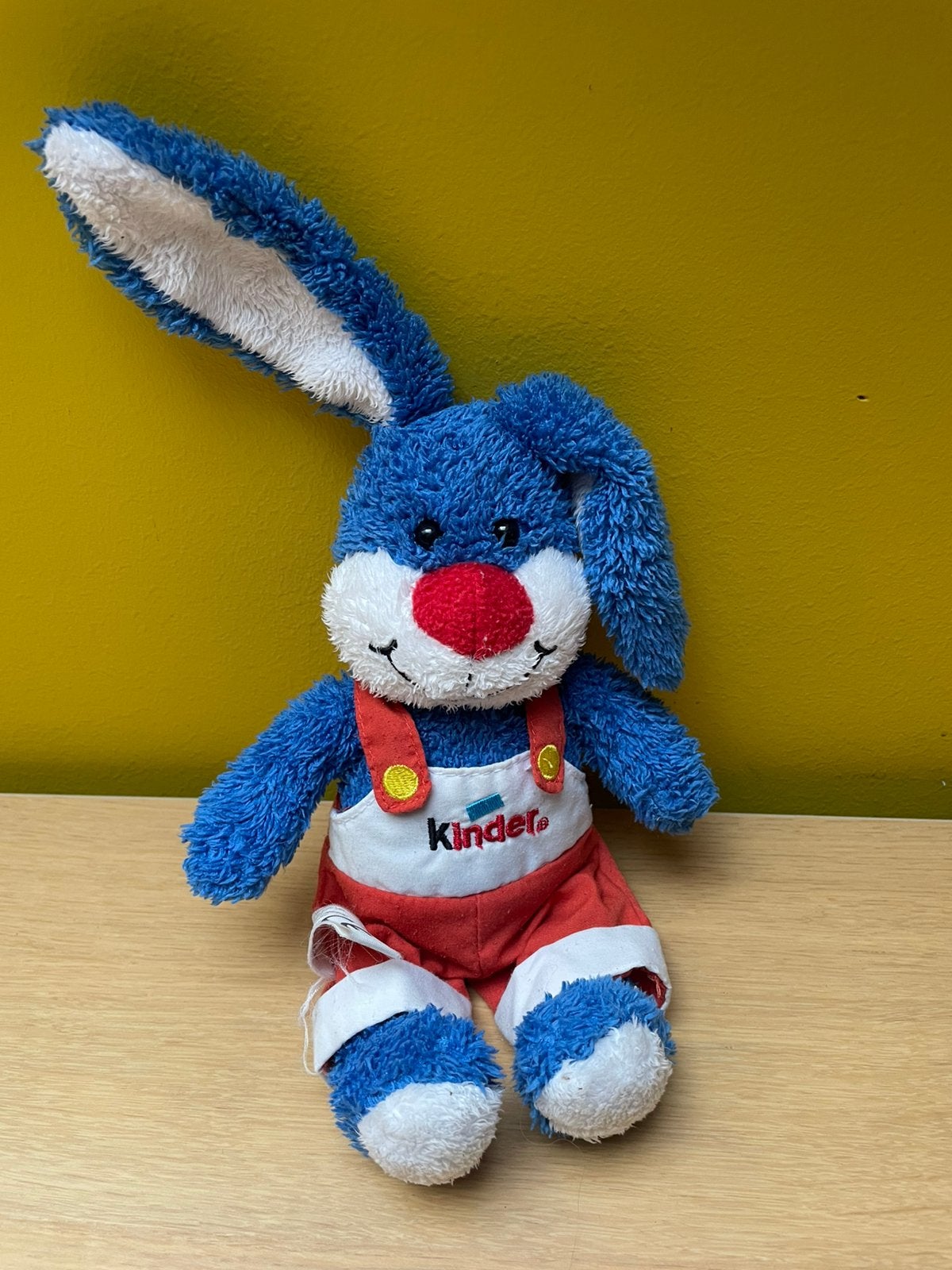Jouet lapin bleu Kinder, Bleu, Enlèvement ou Envoi, Avec vêtements ou accessoires, Lapin