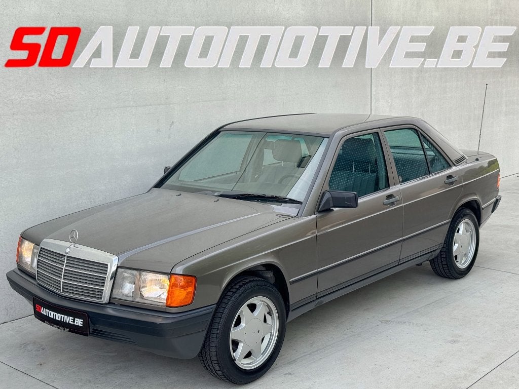 Mercedes 190 Benzine, 4 deurs, 4 cilinders, Bedrijf, Grijs